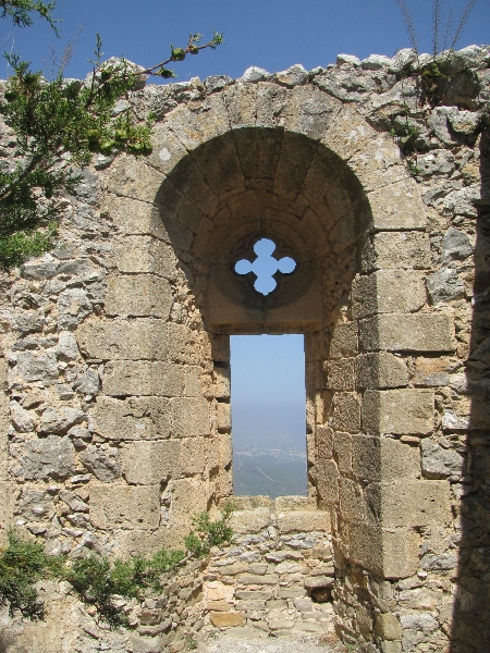 Окно Королевы в Крепости Святого Иллариона